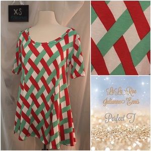 💚❤️Lularoe Perfect T fit and flare shape!